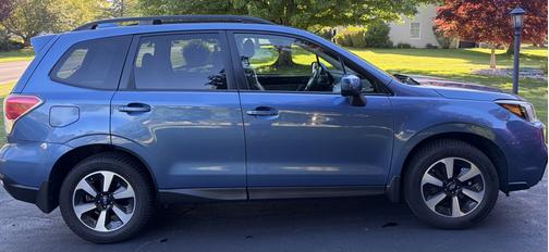 Blue 2017 Subaru Forester 2.5i Premium