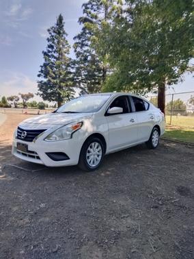White 2016 Nissan Versa 1.6 SV