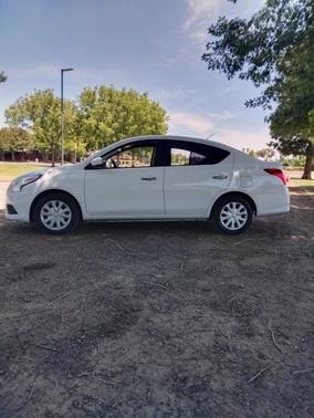 White 2016 Nissan Versa 1.6 SV