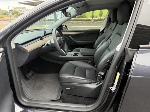 2024 Tesla Model Y RWD