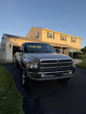 Beige 2002 Dodge Ram 2500 Quad Cab