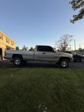 Beige 2002 Dodge Ram 2500 Quad Cab