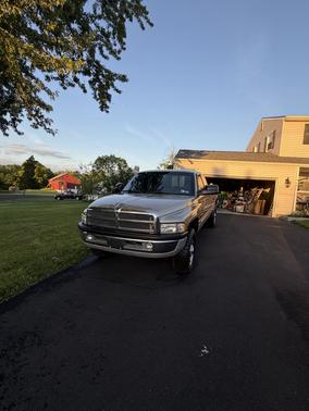 Beige 2002 Dodge Ram 2500 Quad Cab