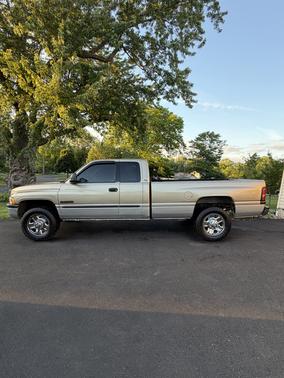 Beige 2002 Dodge Ram 2500 Quad Cab