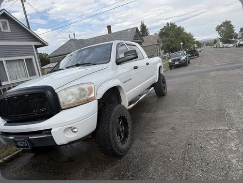 2006 Dodge Ram 2500 Laramie Mega Cab