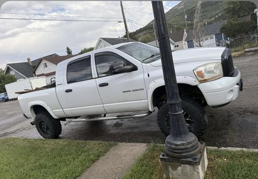 2006 Dodge Ram 2500 Laramie Mega Cab