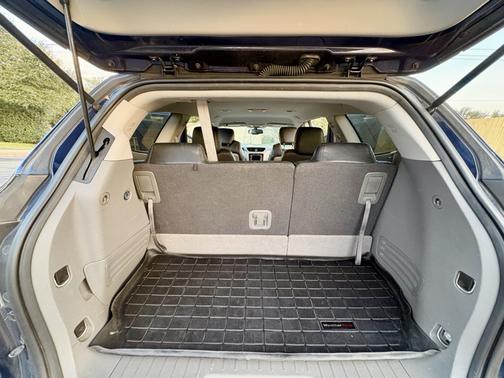 Blue 2017 Chevrolet Traverse 2LT
