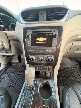 Blue 2017 Chevrolet Traverse 2LT