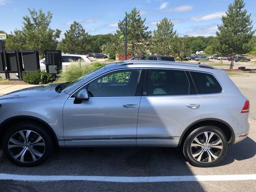 Silver 2017 Volkswagen Touareg V6 Wolfsburg Edition
