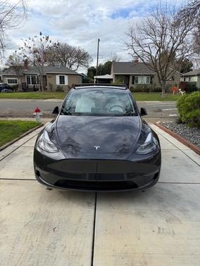 2024 Tesla Model Y Long Range