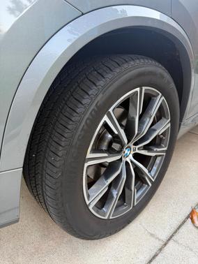 Gray 2024 BMW X5 xDrive40i
