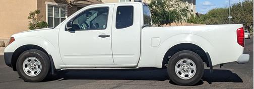 White 2019 Nissan Frontier S