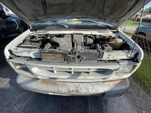 1998 Ford E250 Base
