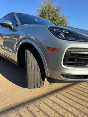 2022 Porsche Cayenne Cayenne E-Hybrid Platinum Edition