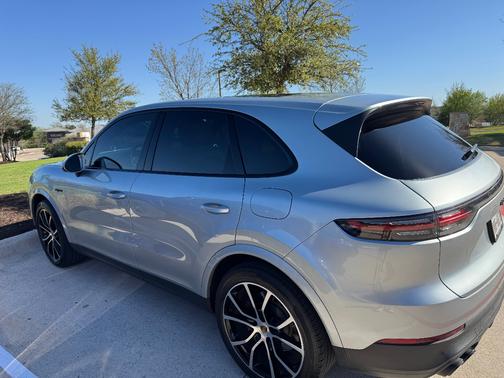 2022 Porsche Cayenne Cayenne E-Hybrid Platinum Edition