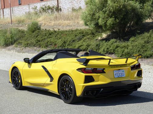 Yellow 2025 Chevrolet Corvette Stingray w/3LT