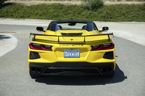 Yellow 2025 Chevrolet Corvette Stingray w/3LT