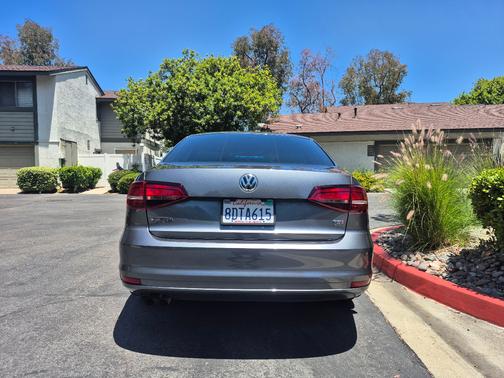 Gray 2018 Volkswagen Jetta 1.4T S