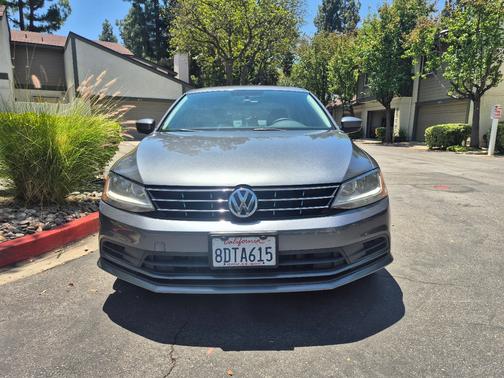 Gray 2018 Volkswagen Jetta 1.4T S