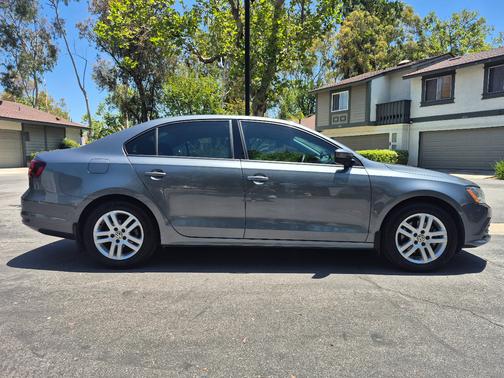 Gray 2018 Volkswagen Jetta 1.4T S