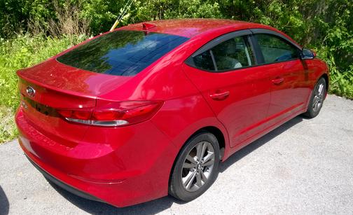 Red 2017 Hyundai ELANTRA SE