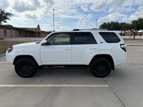 White 2023 Toyota 4Runner SR5 Premium