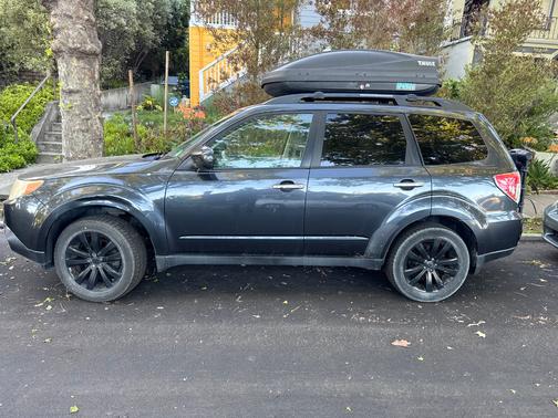 Black 2012 Subaru Forester 2.5X Premium