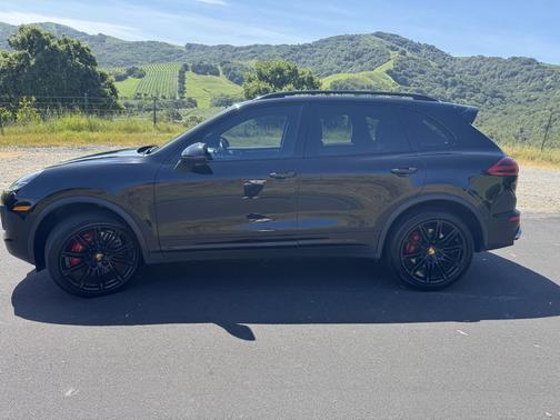 2017 Porsche Cayenne Turbo