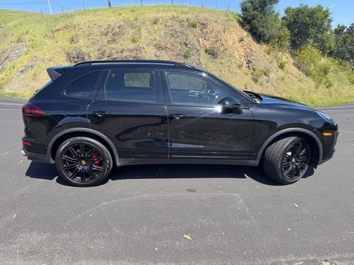 2017 Porsche Cayenne Turbo