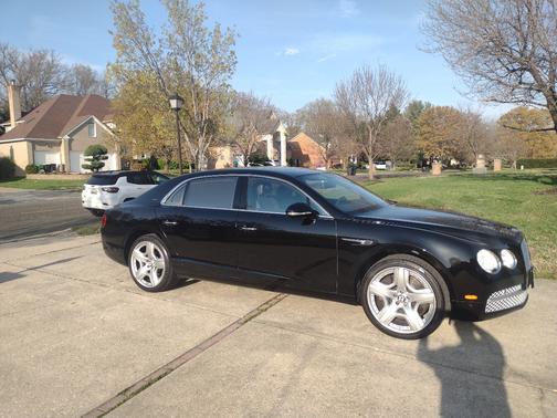 Black 2014 Bentley Flying Spur Base