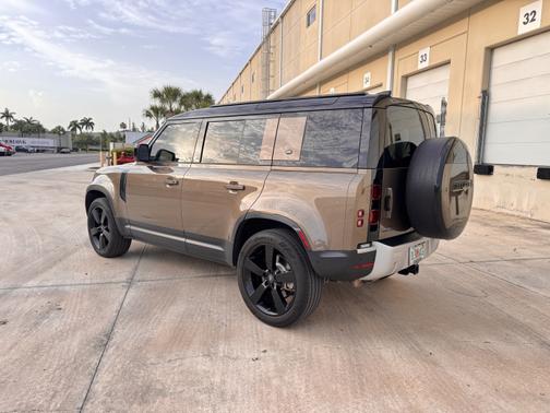 2020 Land Rover Defender 110 First Edition