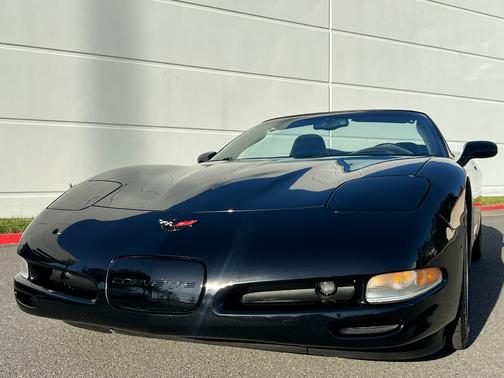 2004 Chevrolet Corvette Base