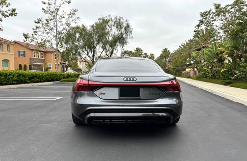 2022 Audi RS e-tron GT Base