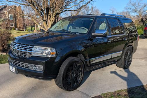 2011 Lincoln Navigator Base