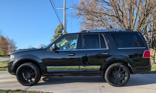 2011 Lincoln Navigator Base