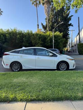 White 2018 Toyota Prius Prime Advanced