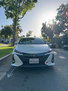 White 2018 Toyota Prius Prime Advanced
