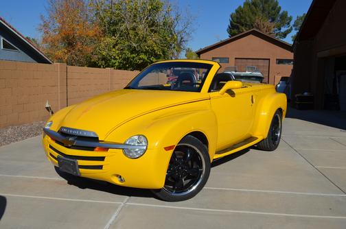2004 Chevrolet SSR Base
