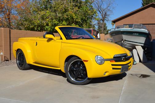 2004 Chevrolet SSR Base