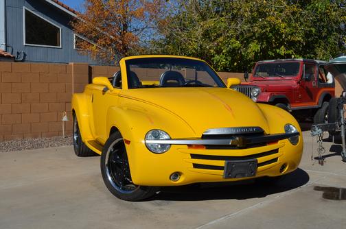 2004 Chevrolet SSR Base