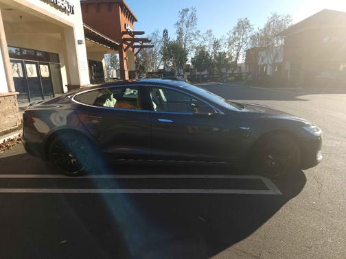 2015 Tesla Model S P85D