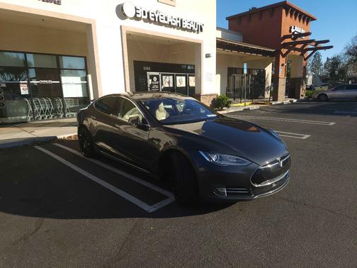 2015 Tesla Model S P85D