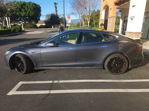 2015 Tesla Model S P85D