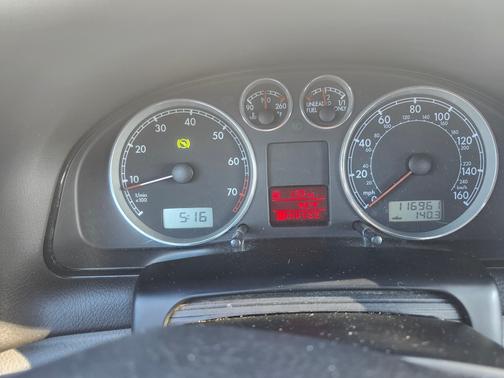 White 2002 Volkswagen Passat GLS