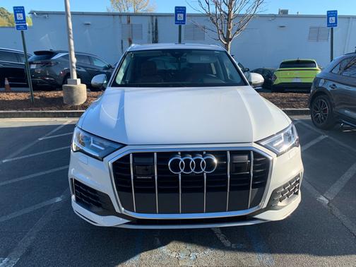2024 Audi Q7 45 Premium