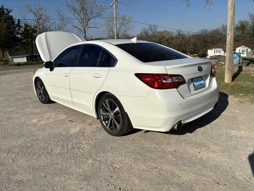 White 2017 Subaru Legacy 3.6R Limited