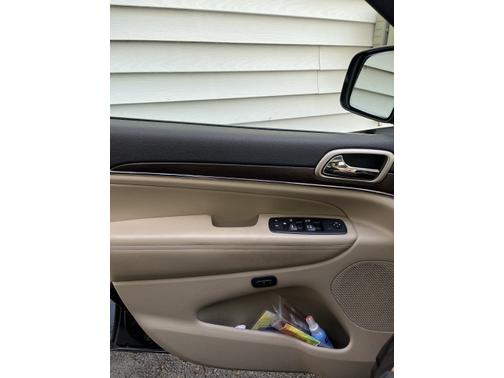 Photo 2 of 9 of 2017 Jeep Grand Cherokee Limited