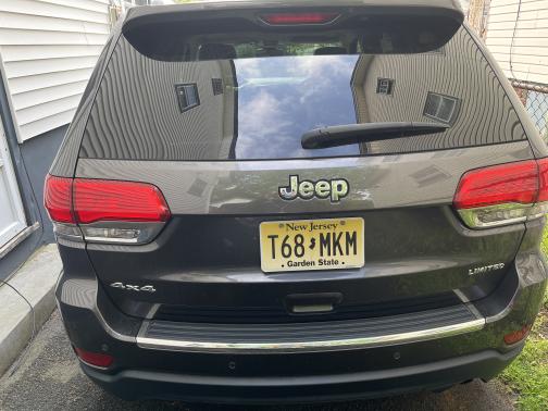 Photo 5 of 9 of 2017 Jeep Grand Cherokee Limited