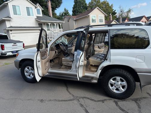2000 Toyota Land Cruiser Base
