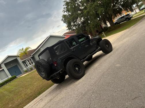 Gray 2017 Jeep Wrangler Unlimited Sport